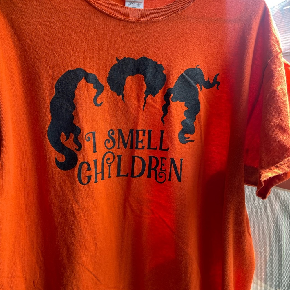 Hocus pocus I smell children Sanderson sisters orange witchy tee